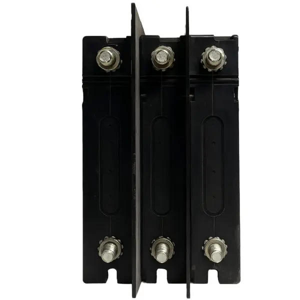 3-POLE_90A_4